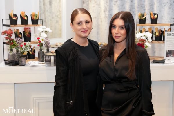 2 femmes de l'équipe marketing de traiteur g catering