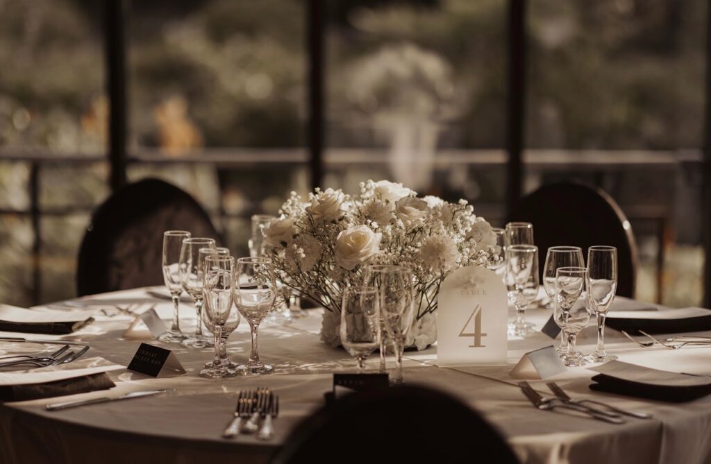 table prête pour un mariage à montréal. servi par traiteur g catering.