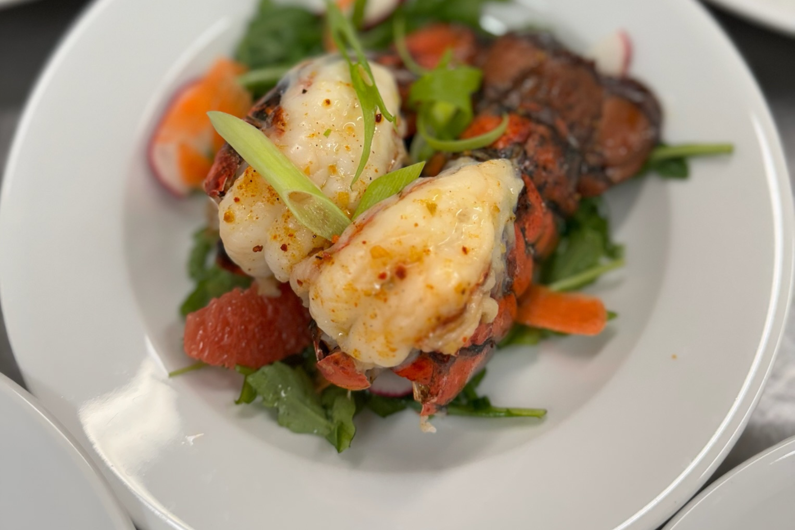 langouste fraiche cuisiné par traiteur g catering lors d'un mariage